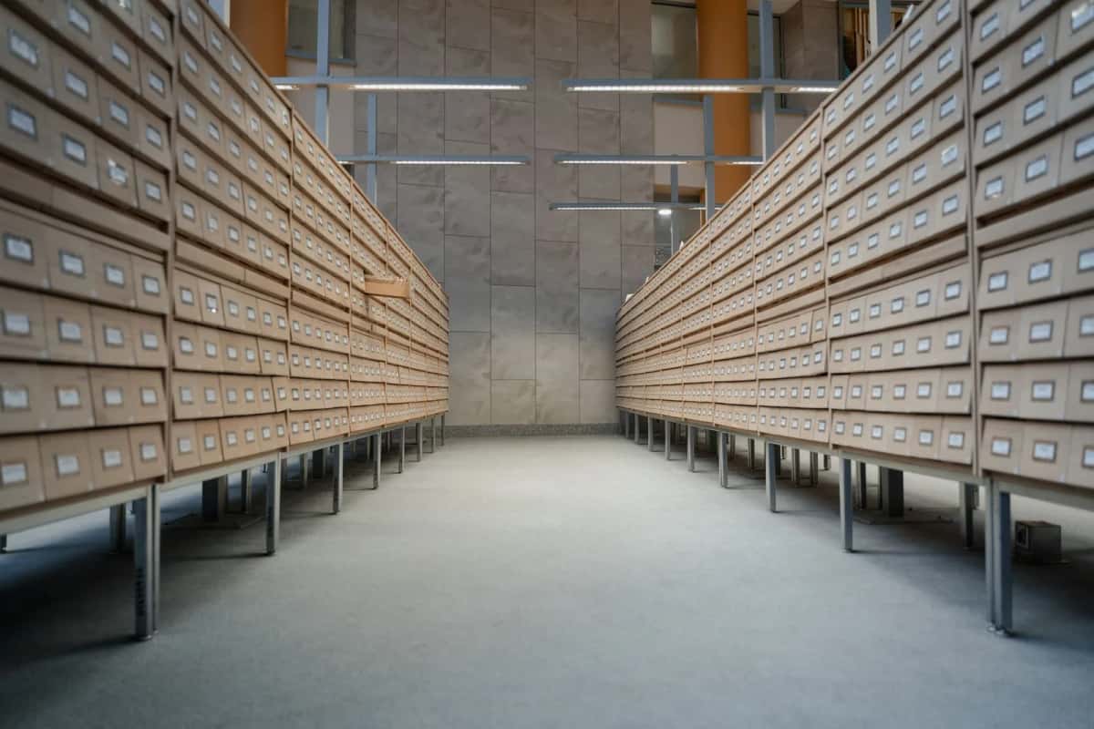 Rangées de fichiers d'archives administratives